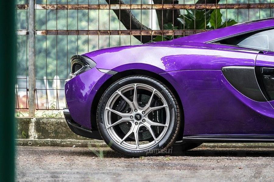 Детали экстерьера McLaren 570S Mauvine Blue by Permaisuri 2016 года  (фото 7 из 10)